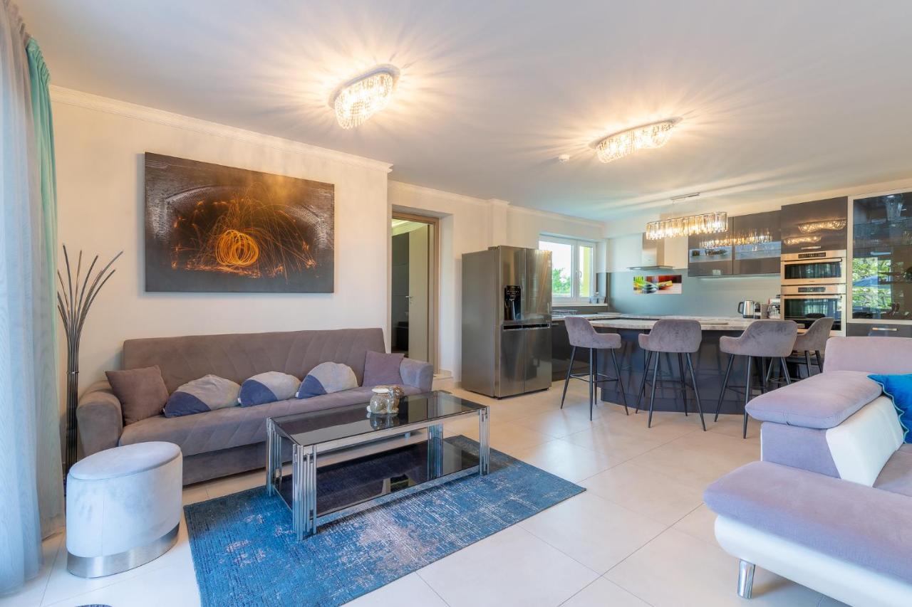 Апартаменты Admiral Luxury IV Apartman By Bltn Шиофок Экстерьер фото
